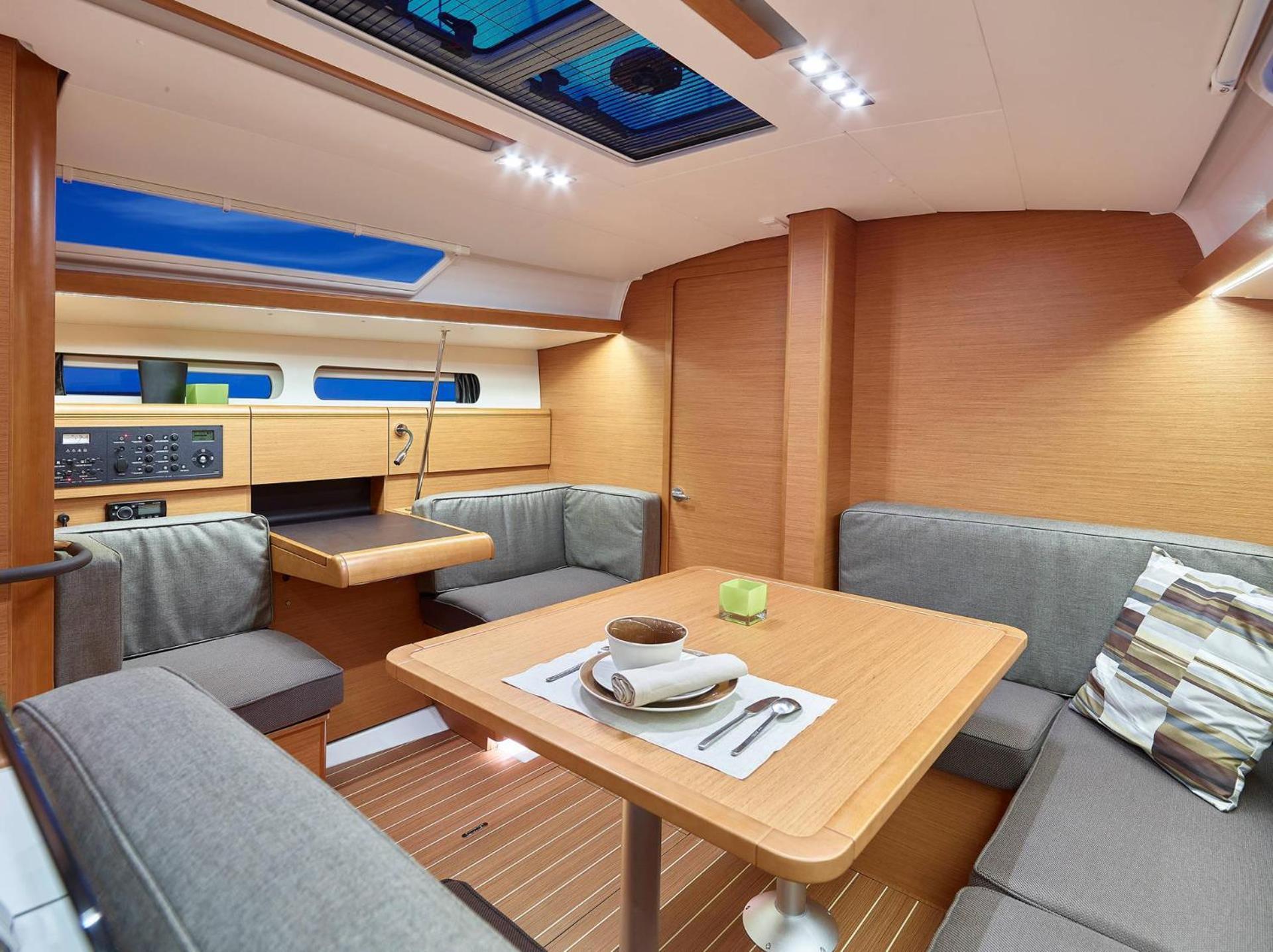 Sleep Aboard A Modern Sailboat In Oeiras Hotel ภายนอก รูปภาพ