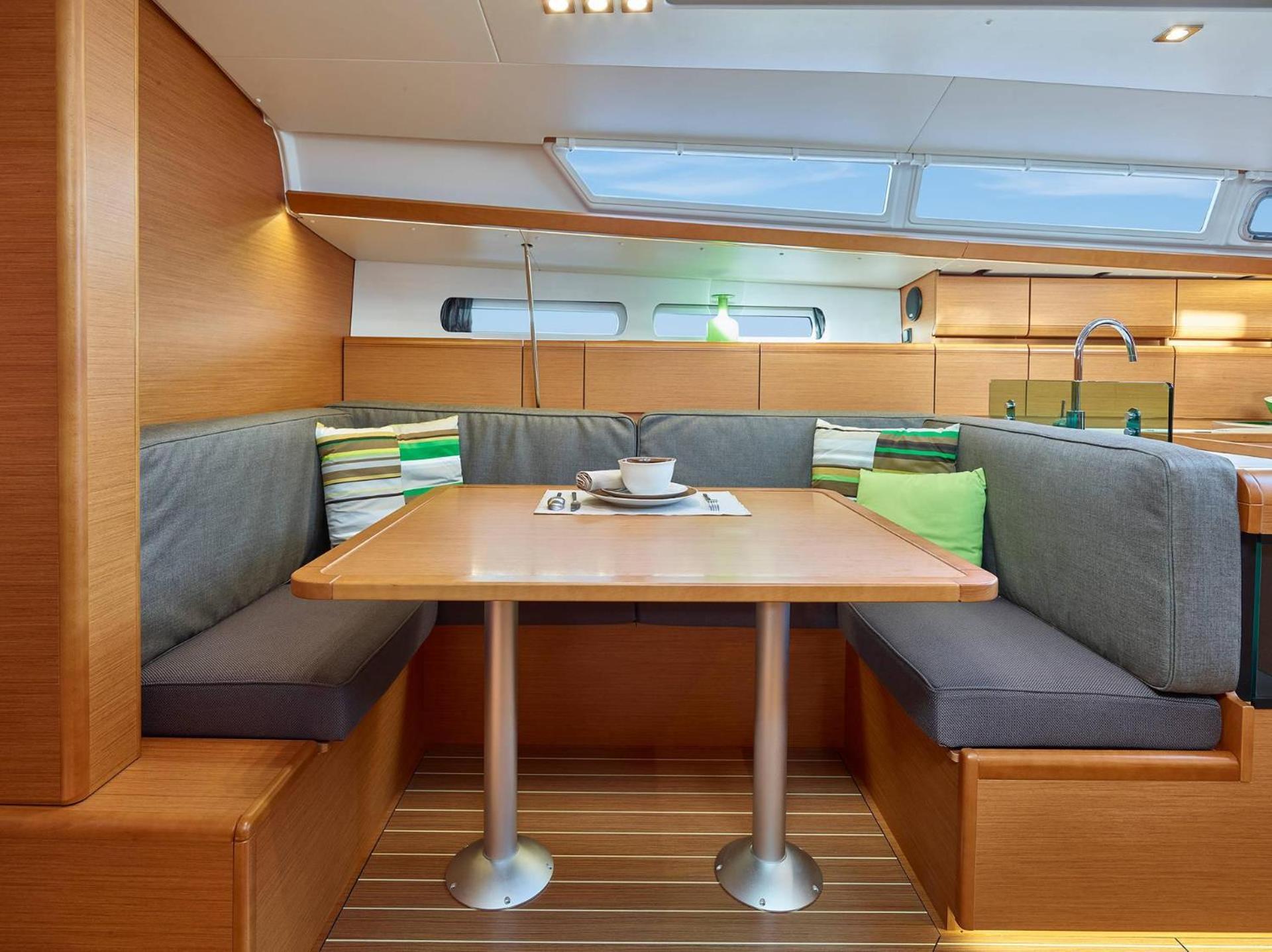 Sleep Aboard A Modern Sailboat In Oeiras Hotel ภายนอก รูปภาพ