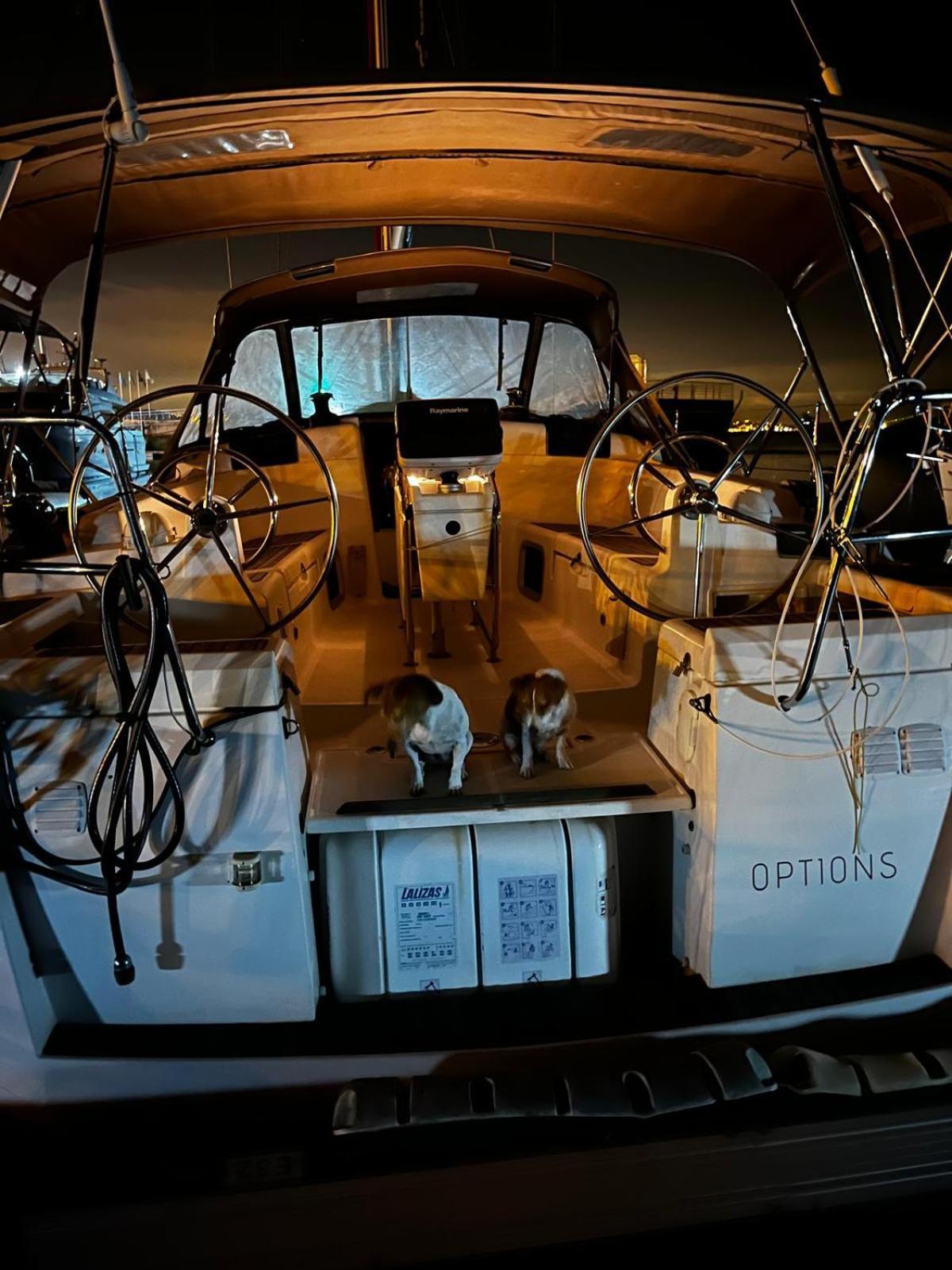 Sleep Aboard A Modern Sailboat In Oeiras Hotel ภายนอก รูปภาพ