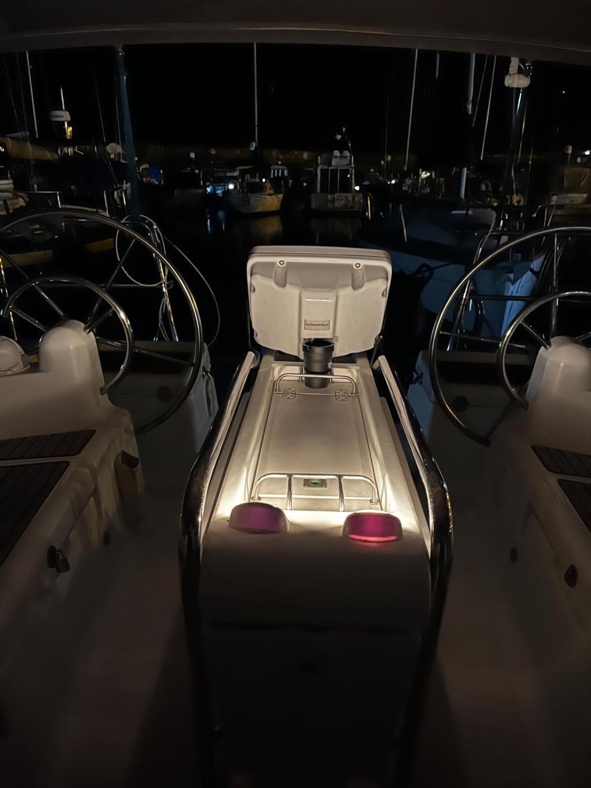 Sleep Aboard A Modern Sailboat In Oeiras Hotel ภายนอก รูปภาพ
